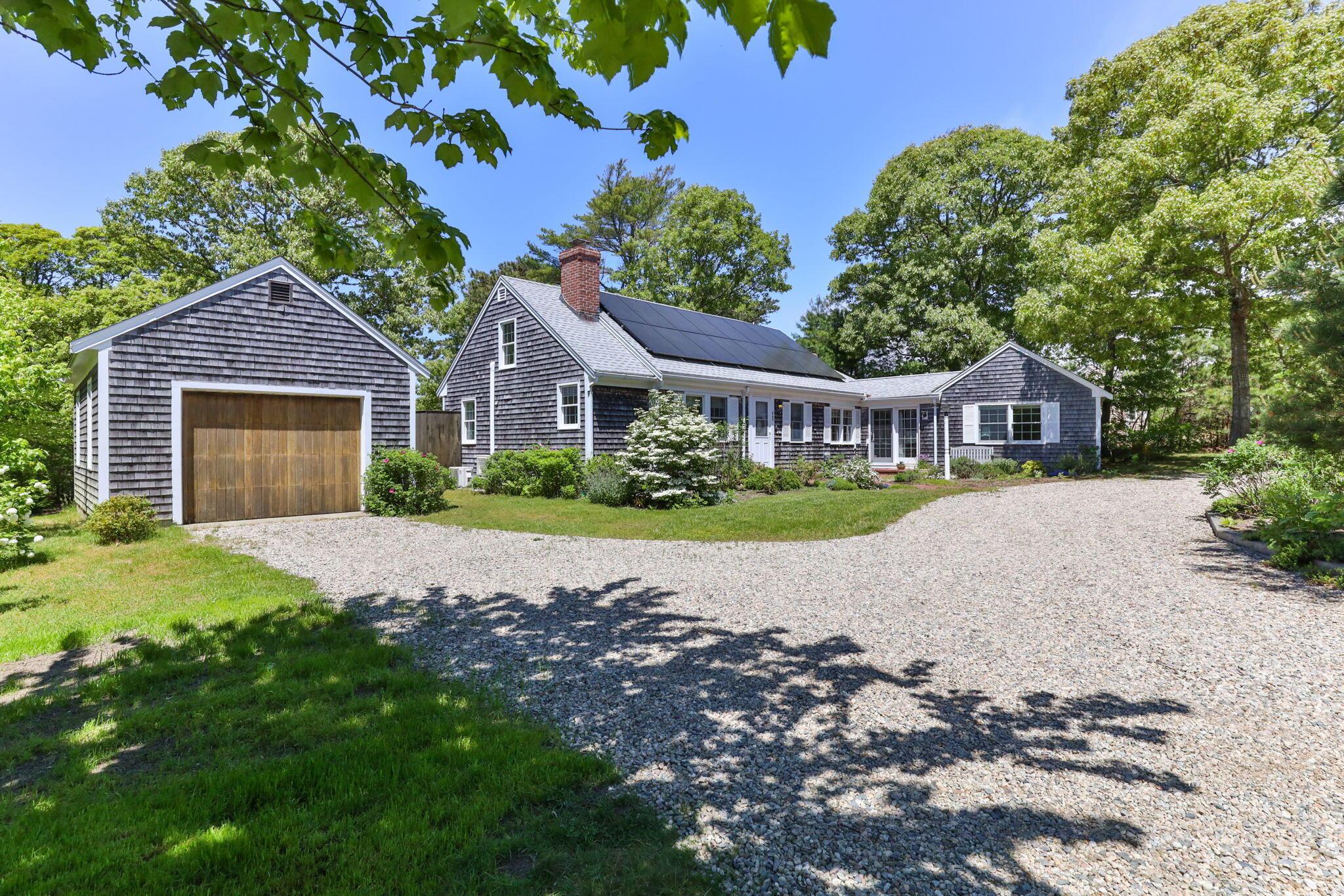 Image 2: 4-web-or-mls-645-nauset-rd