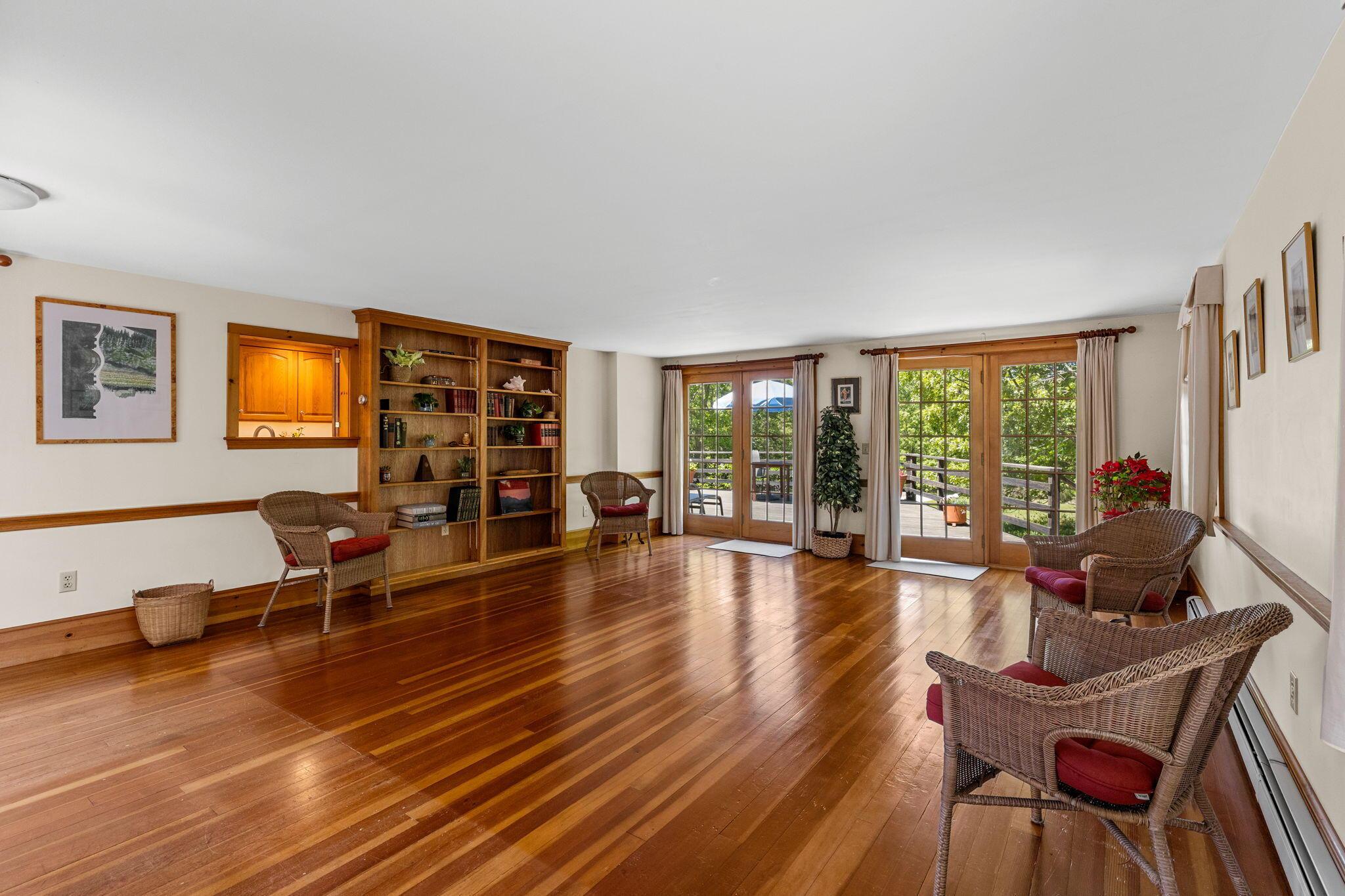 Image 4: 21-web-or-mls-645-nauset-rd