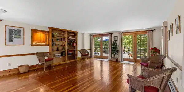 Image 4: 21-web-or-mls-645-nauset-rd