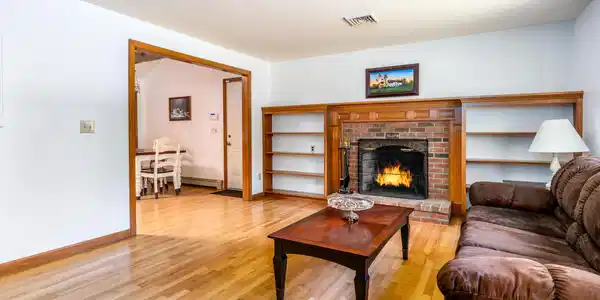 Image 2: Living Room