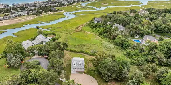 4 Arrowhead Circle