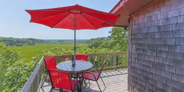 Image 3: Deck with Umbrella
