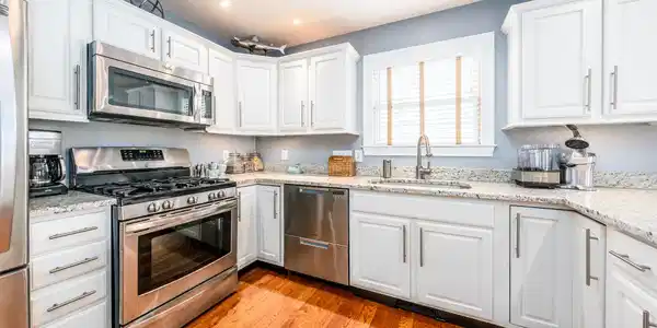 Image 4: kitchen3