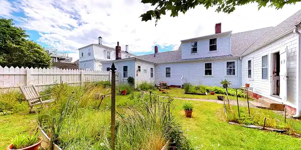 580 Commercial Street