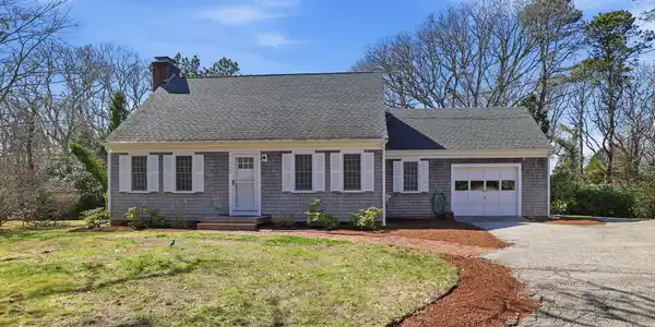 407 Sippewissett Road