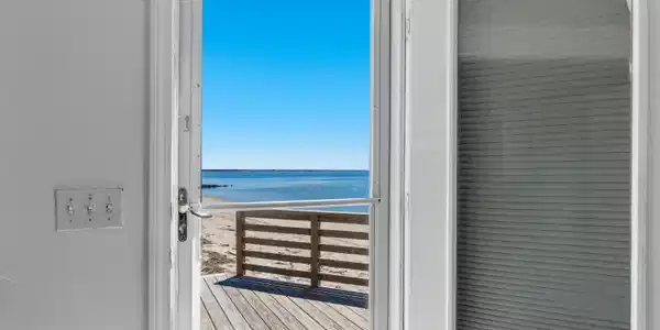 Image 4: 7-print-538-shore-rd