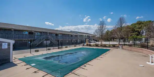 Image 2: Braemar pool