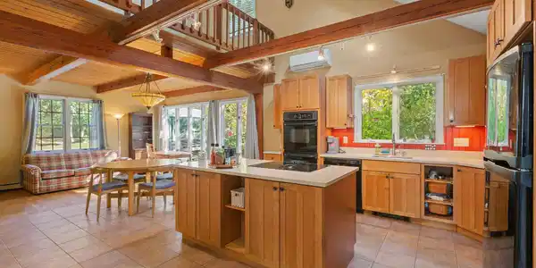 274 Commons Way