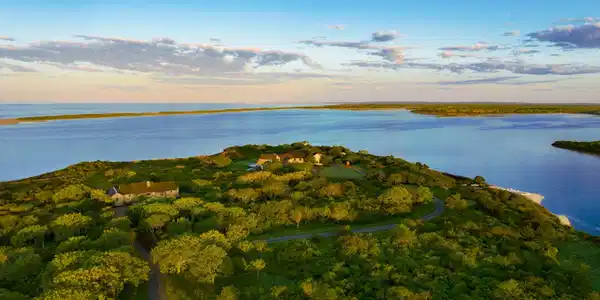 Image 3: 3 BEACH FARM