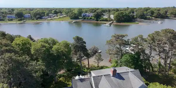 17 Cove Lane
