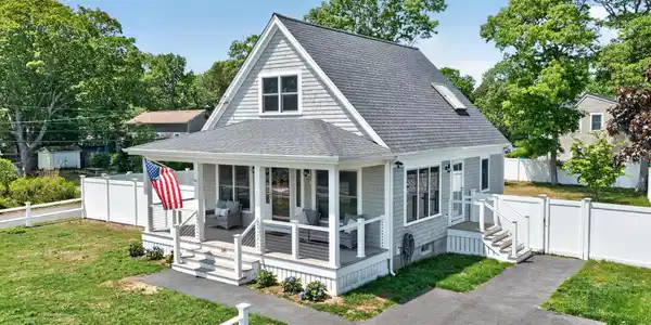 245 Edgewater Drive E