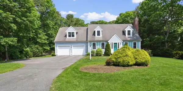 122 Evelyn's Drive