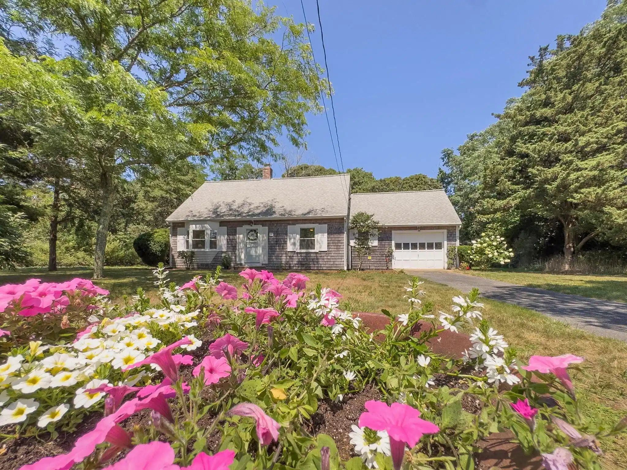 Image 1: 35 Meadow Dr