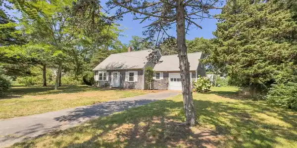 Image 2: 35 Meadow Dr