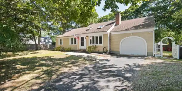 Image 2: 01-277_Scudder_Avenue_Barnstable_6070