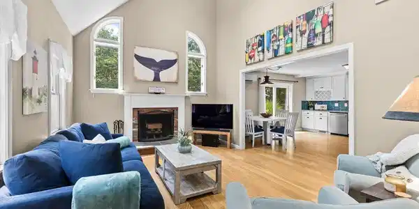 Image 2: Living Room