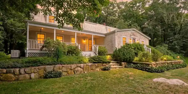 621 W Falmouth Highway