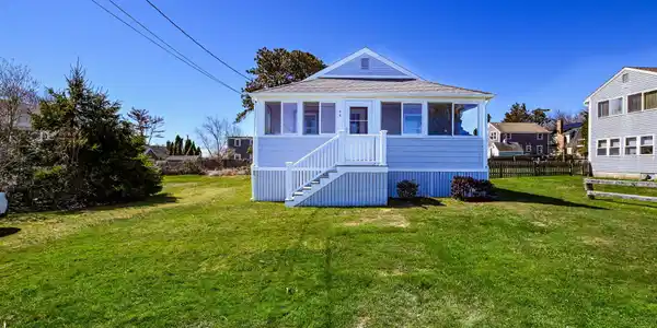 44 Carman Avenue