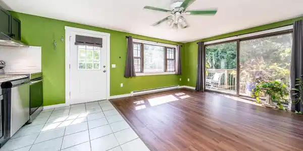 Image 2: livroom3