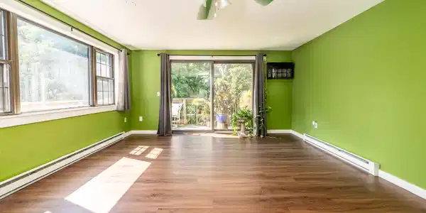 Image 3: livroom2