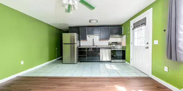 Image 4: kitchen1