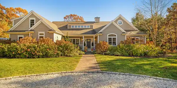 35 Spinnaker Drive W