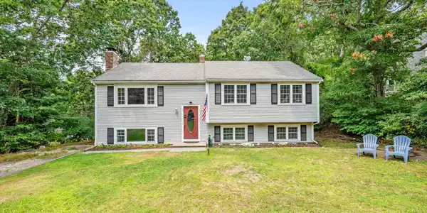 17 Colony Avenue