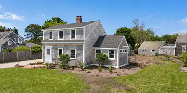 33 Pleasant Street
