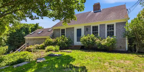 Image 3: 62-web-or-mls-185 Beach Rd Exteriors-16