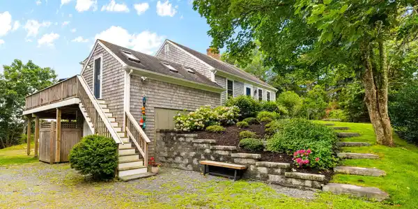 Image 4: 36-web-or-mls-185 Beach Rd Final-37