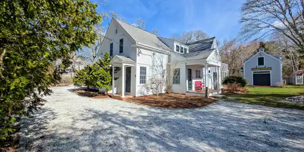 552 Main Street