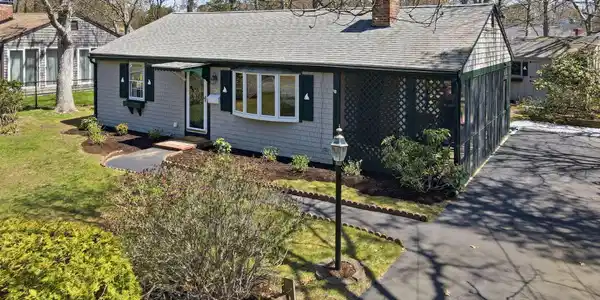 28 Pine Grove Road