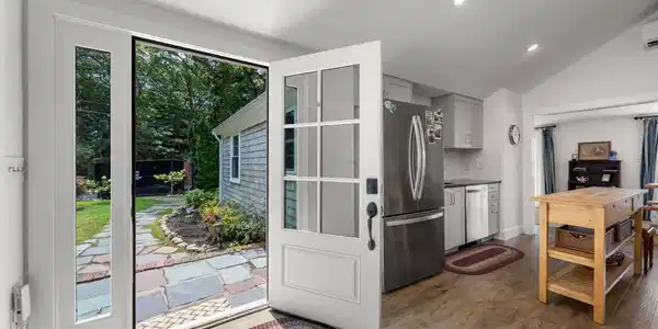 Image 3: 5-web-or-mls-28-frazar-rd