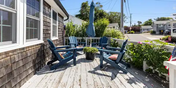 Image 4: front deck