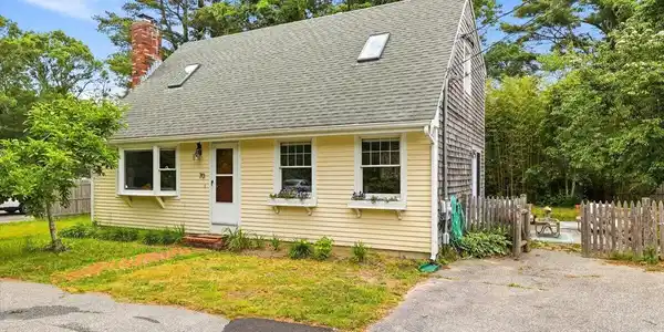 70 Quinaquisset Avenue