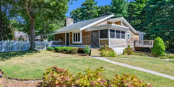 6 Cedar Street