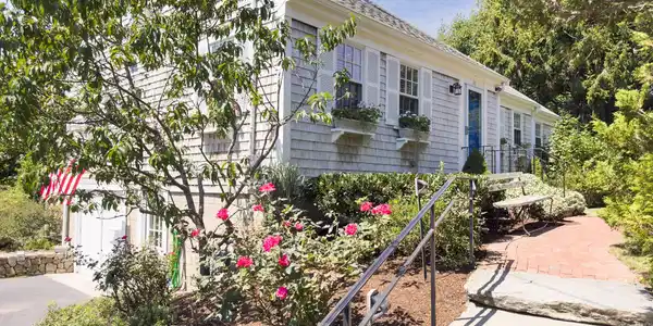 116 Vineyard Avenue