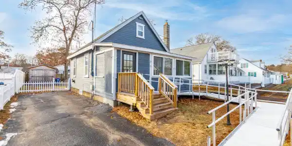 21 Bayview Street