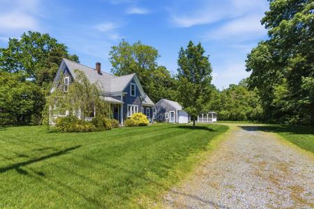 18 Nobscussett Road