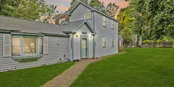 33 Lake Road