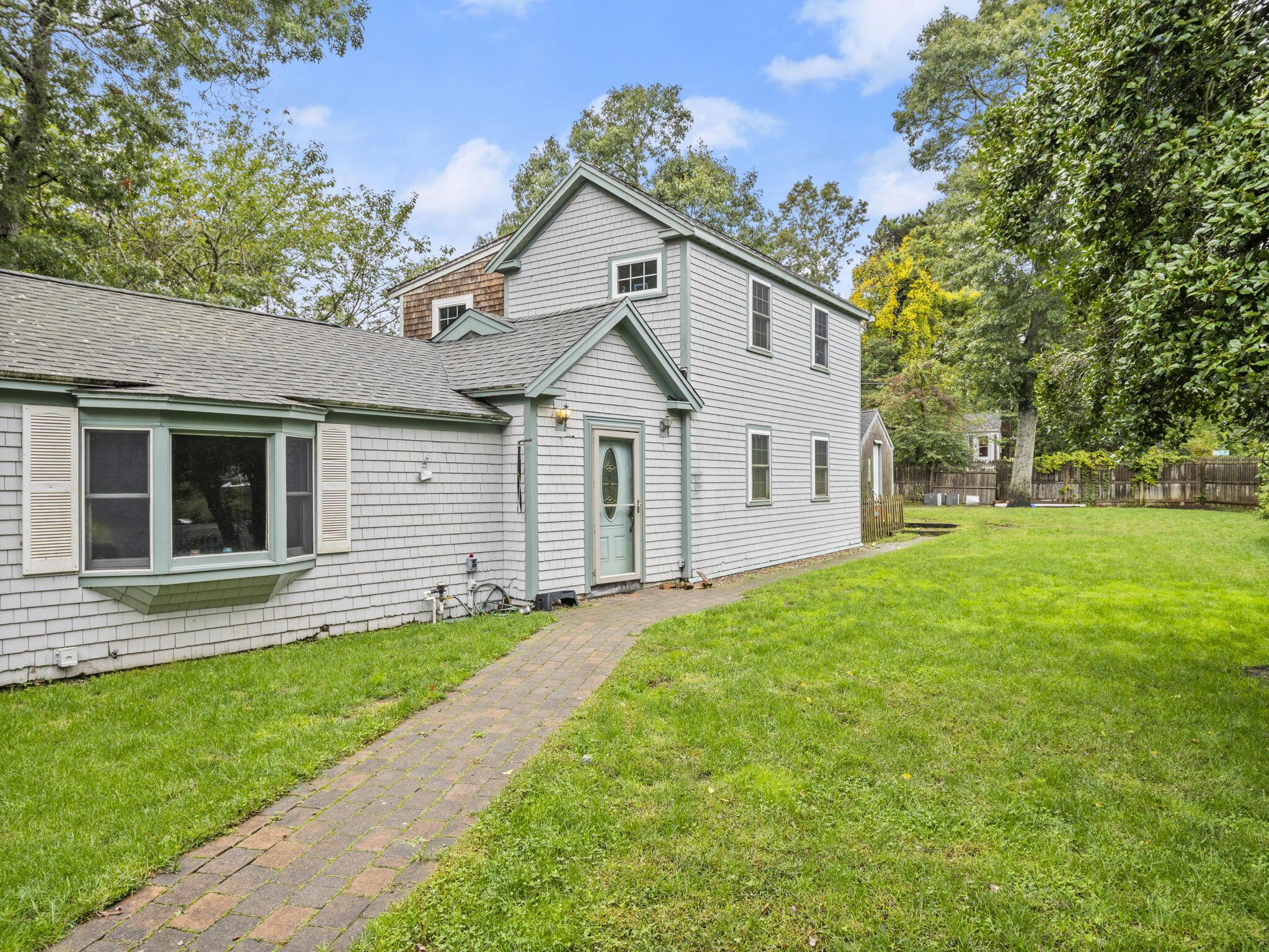 Image 2: 39-web-or-mls-33-Lake-Rd-Yarmouth-MA-38