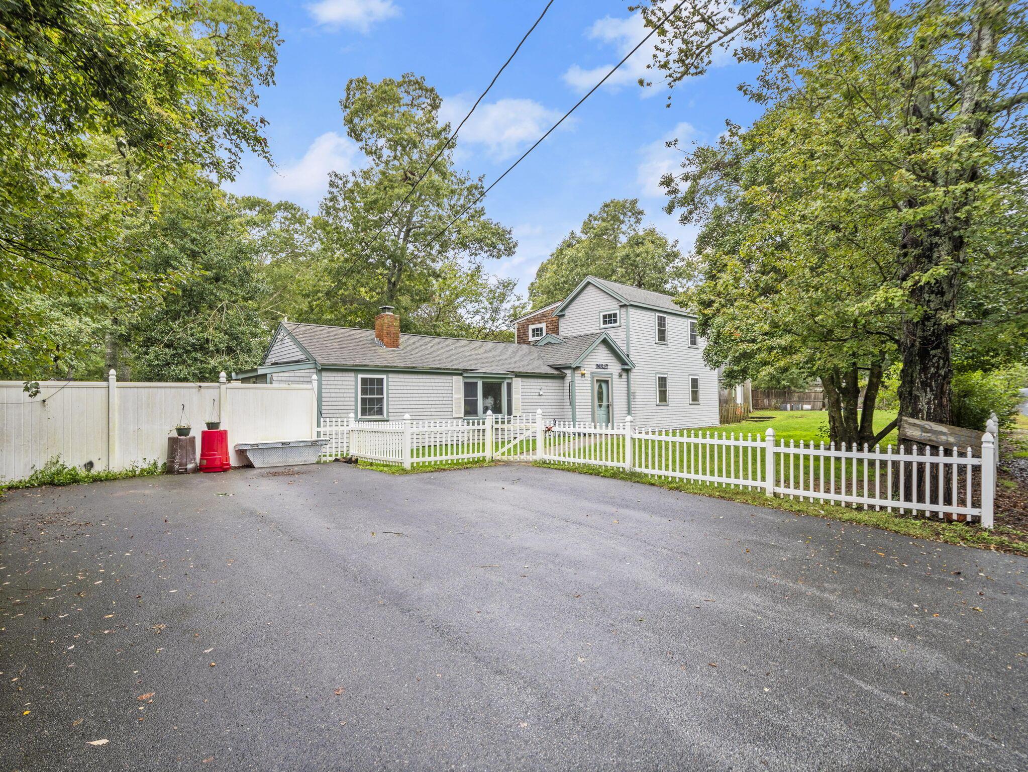 Image 3: 38-web-or-mls-33 Lake Rd Yarmouth MA 37