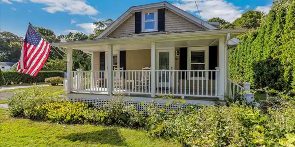 33 Oakwood Avenue