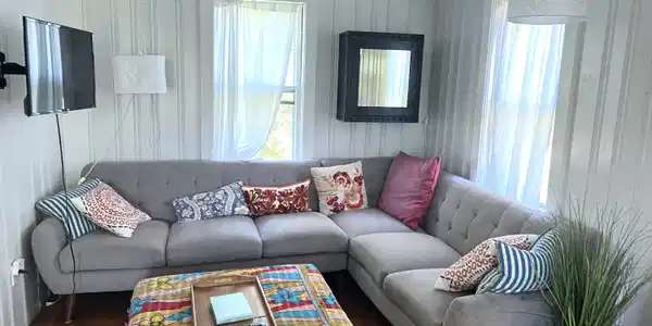 Image 4: living room