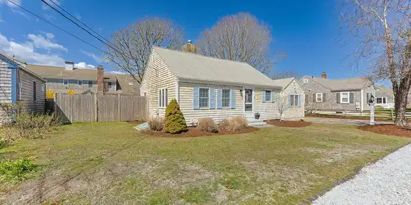 Image 3: 5-web-or-mls-22-mandeville-rd