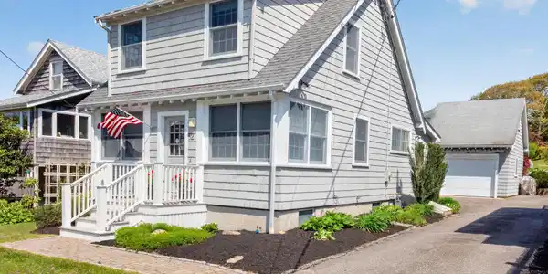 52 Circuit Avenue