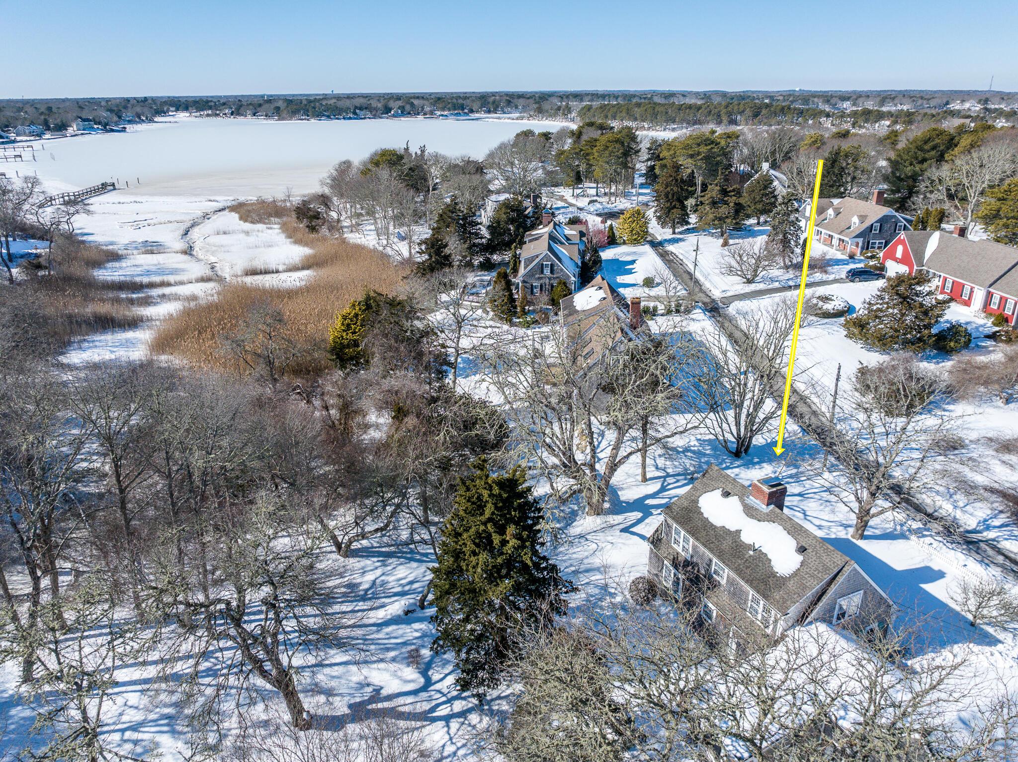 Image 4: 7 PINEFIELD DRONE HOUSE ARROW