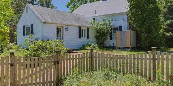 20 Aunt Debbys Road