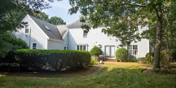 Image 2: 10