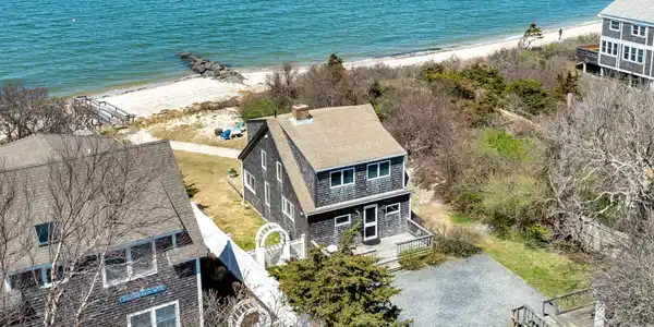 232 Robbins Hill Road